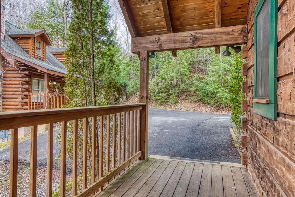 Mountain Eden, Hot Tub, Resort Pool, Wifi, 1089 Free Tickets Each Paid Day, Dollywood And More Гатлинбург Экстерьер фото