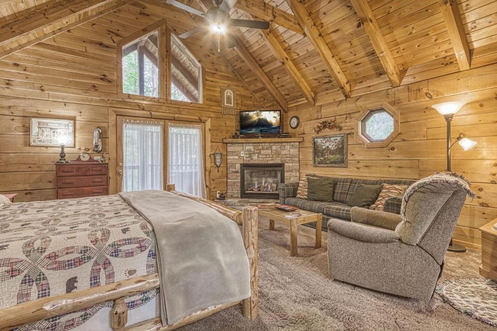 Mountain Eden, Hot Tub, Resort Pool, Wifi, 1089 Free Tickets Each Paid Day, Dollywood And More Гатлинбург Экстерьер фото